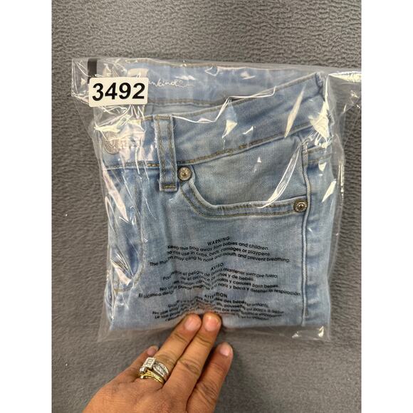 7 For All Mankind Denim Bermuda Shorts Size 7 Medium Wash - Picture 6 of 6